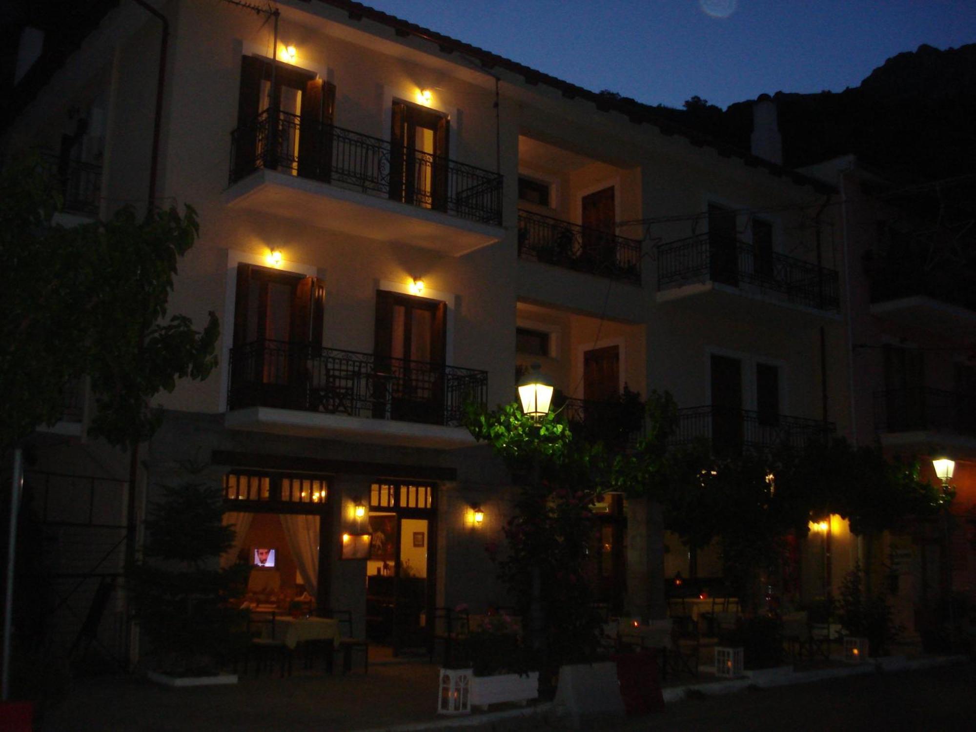 Iris Hotel Arachova Exterior photo